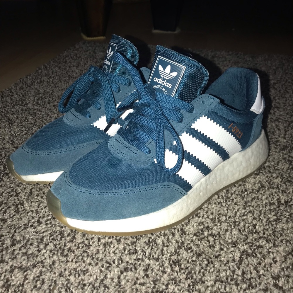 Adidas Sneakers